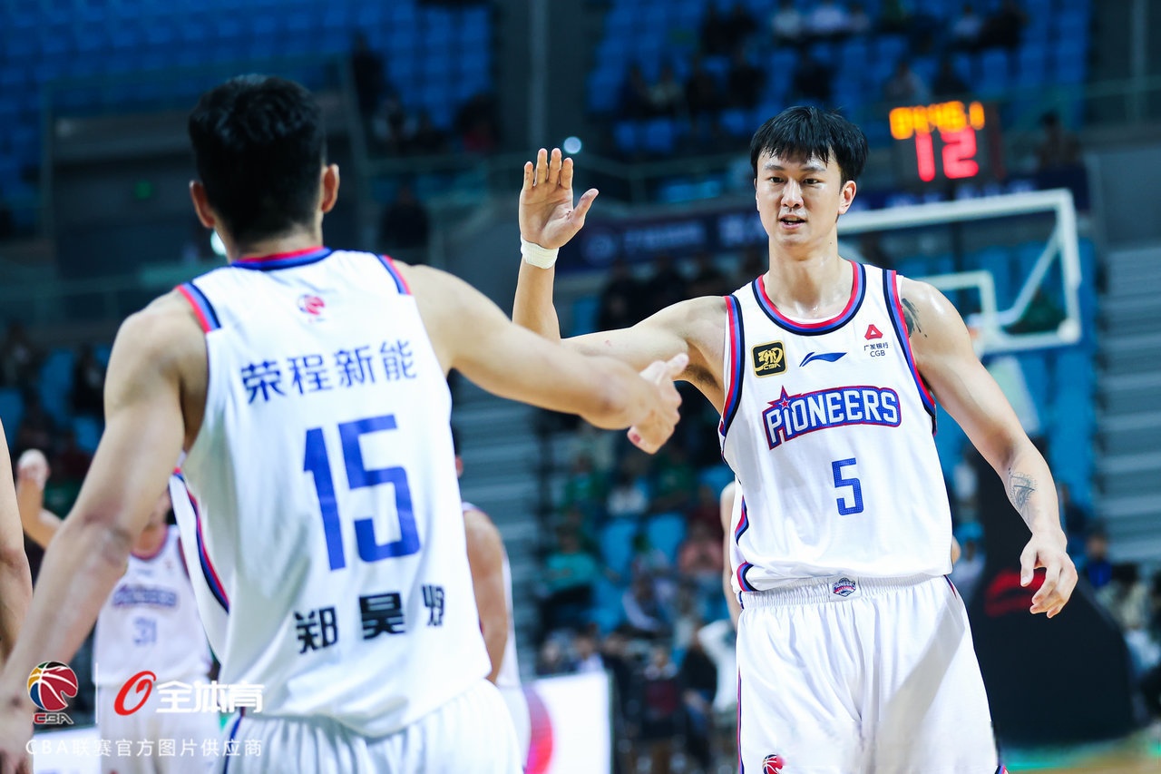 MK体育-风云突变！辽宁本钢窗口期篮板制胜；德甲版图或变；球迷炸锅；训练强度明显提升的简单介绍