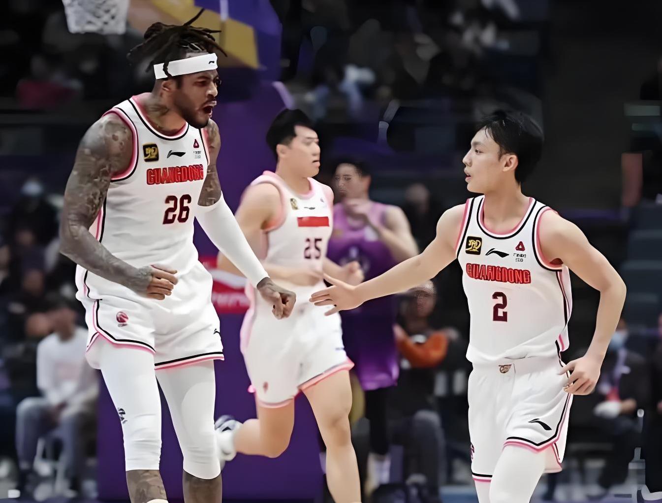 包含CBA季后赛赛前走向成谜;广州队防线松动;悬念犹存;纪律约束更严格的词条 包含CBA季后赛赛前走向成谜;广州队防线松动;悬念犹存;纪律约束更严格的词条